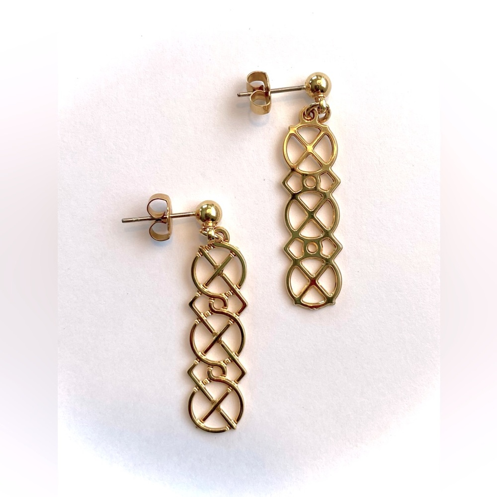 Gold Tone “Minton Tile” XOXO Pierced Earrings
From the US Capitol Collection.